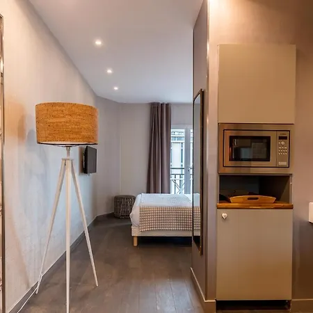 Be Luxury Lägenhetshotell 4*